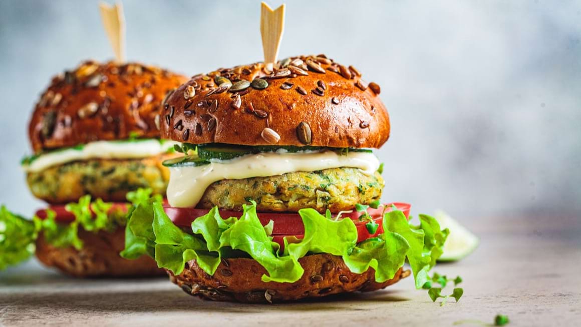 3 retete delicioase de burgeri vegani