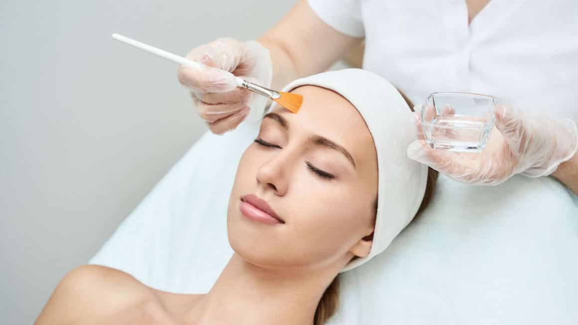 Peeling chimic: ce presupune si cui se recomanda?