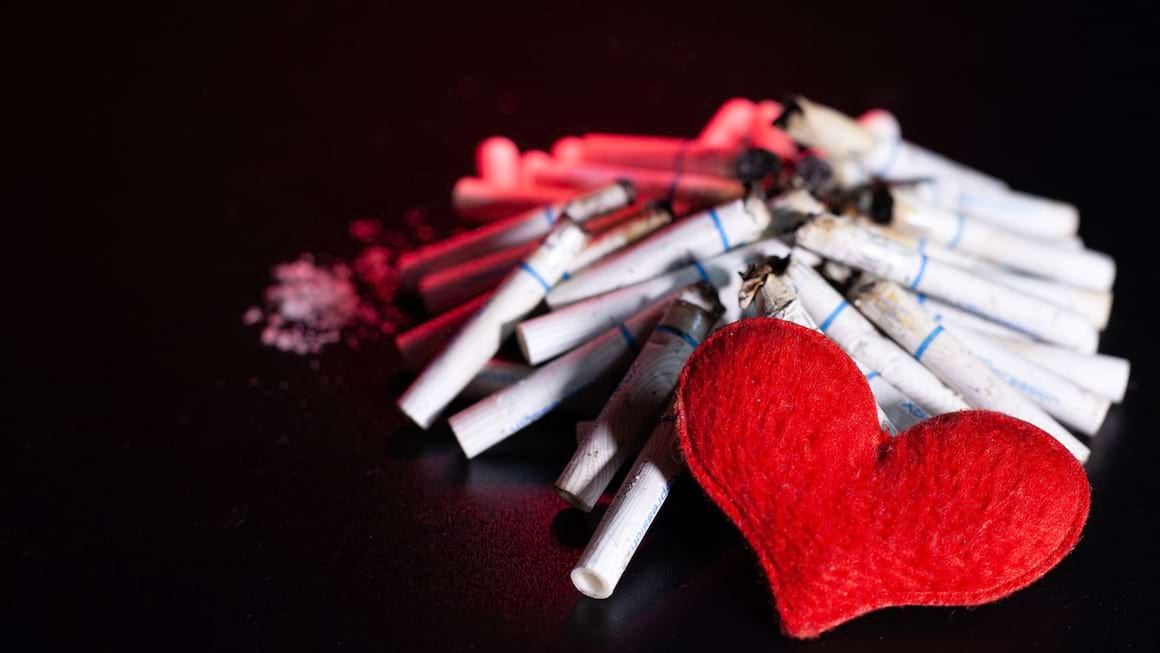Fumezi si ai angina pectorala? La ce riscuri te expui