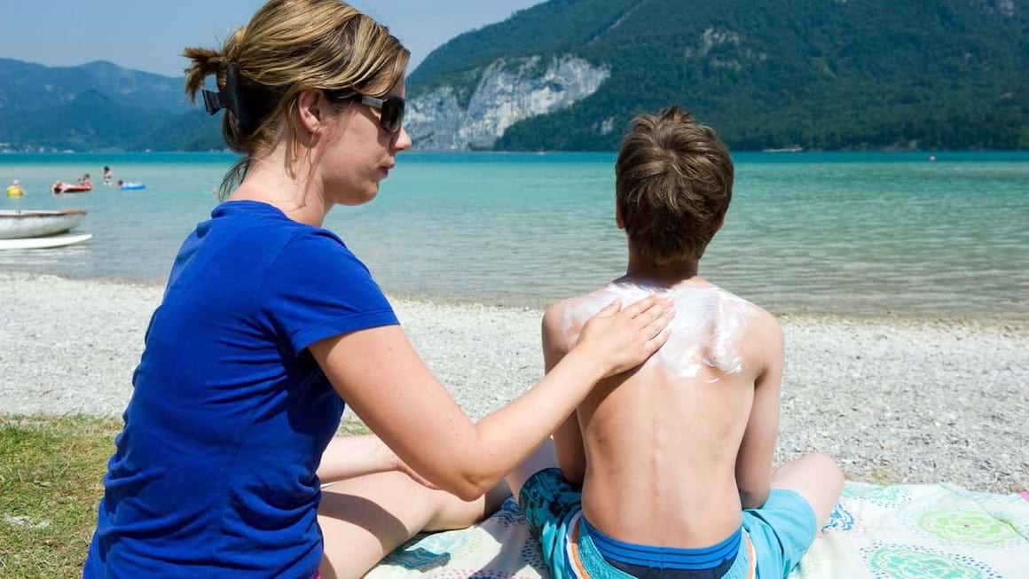 Arsurile solare la copii lasa urme pentru tot restul vietii! Cum le previi