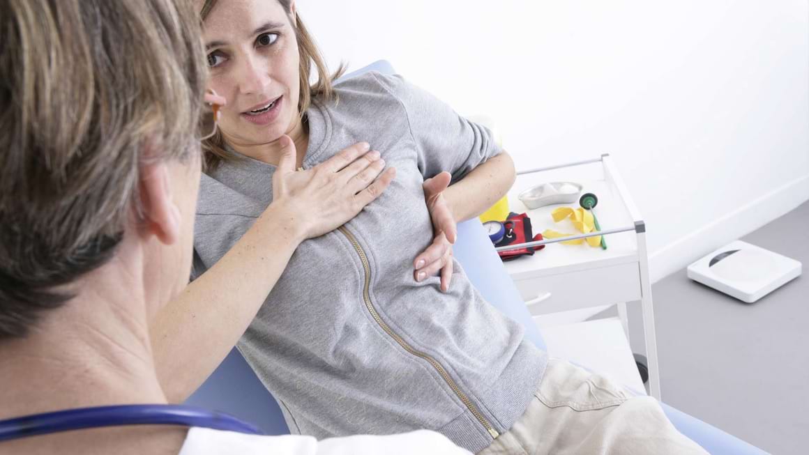 Ce este mastita, ce simptome are si cum o deosebesti de cancerul mamar inflamator
