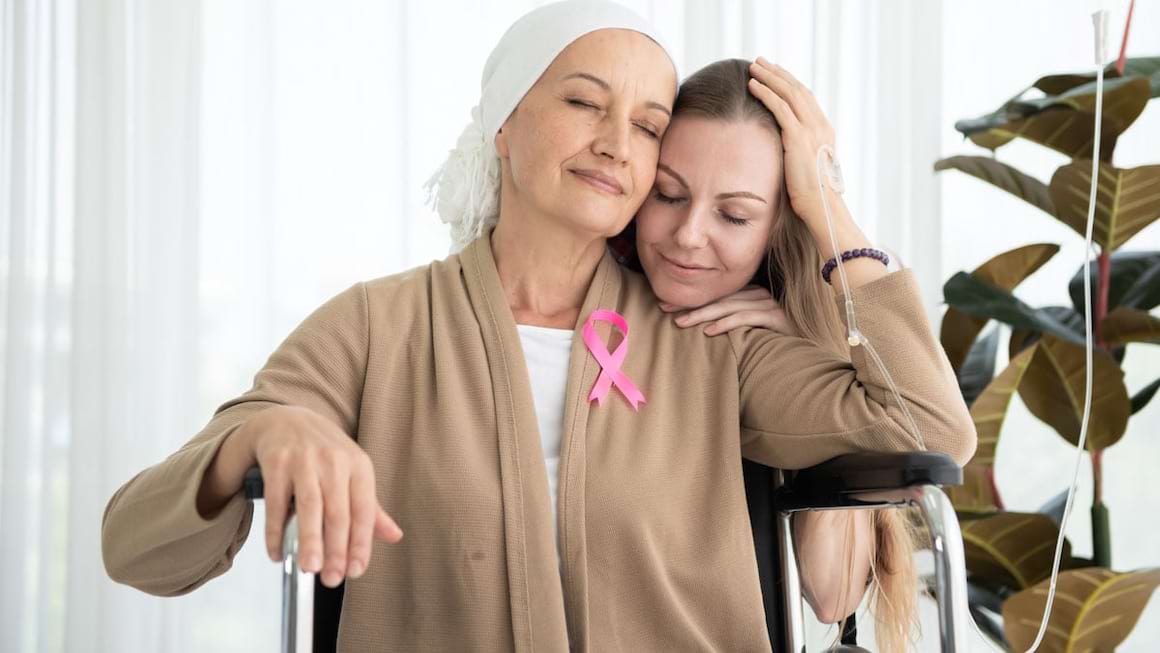 Cum iti ajuti mama sa treaca peste socul diagnosticului de cancer mamar