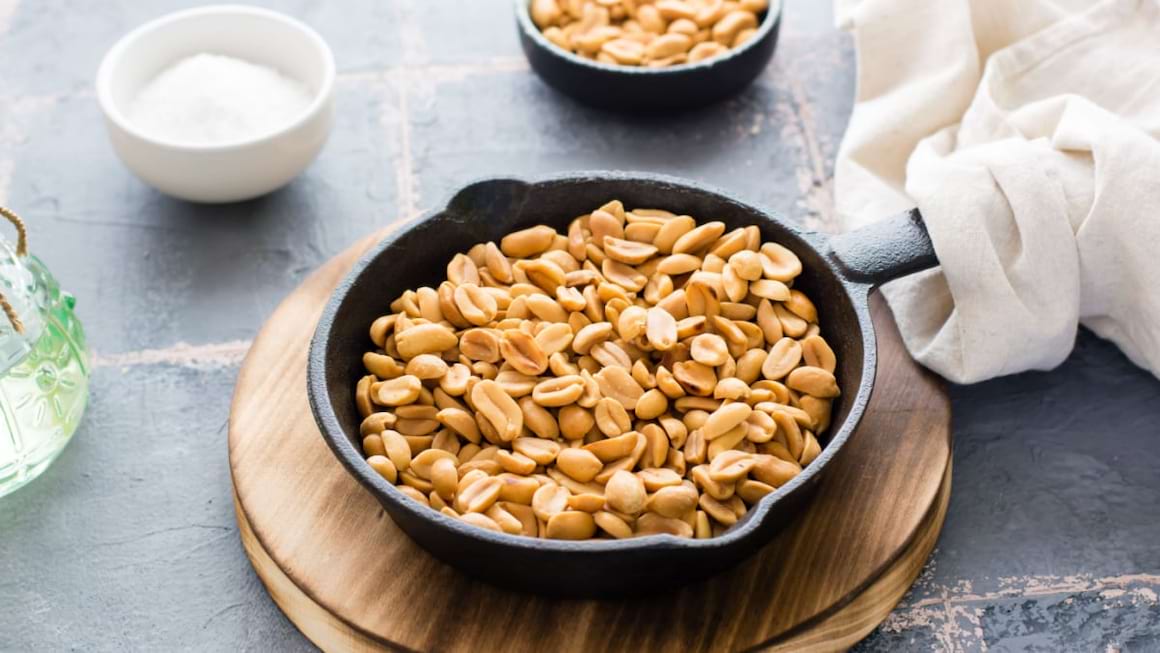 Sunteti alergic la arahide? Puteti consuma alte fructe cu coaja tare!