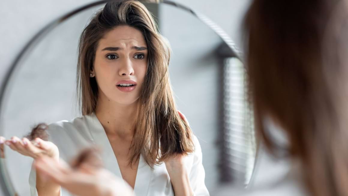 Căderea părului: alimentele care previn, dar și care tratează această problemă