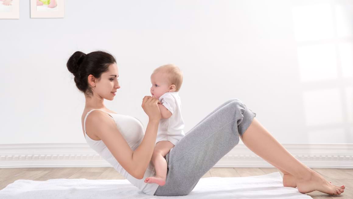Exercitii pe care proaspetele mamici le pot face impreuna cu bebelusii