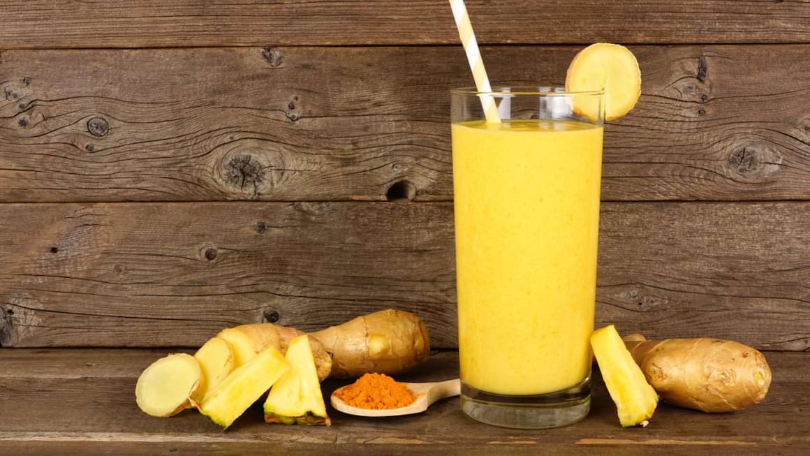 Smoothie cu ananas si turmeric, excelent impotriva simptomelor de raceala