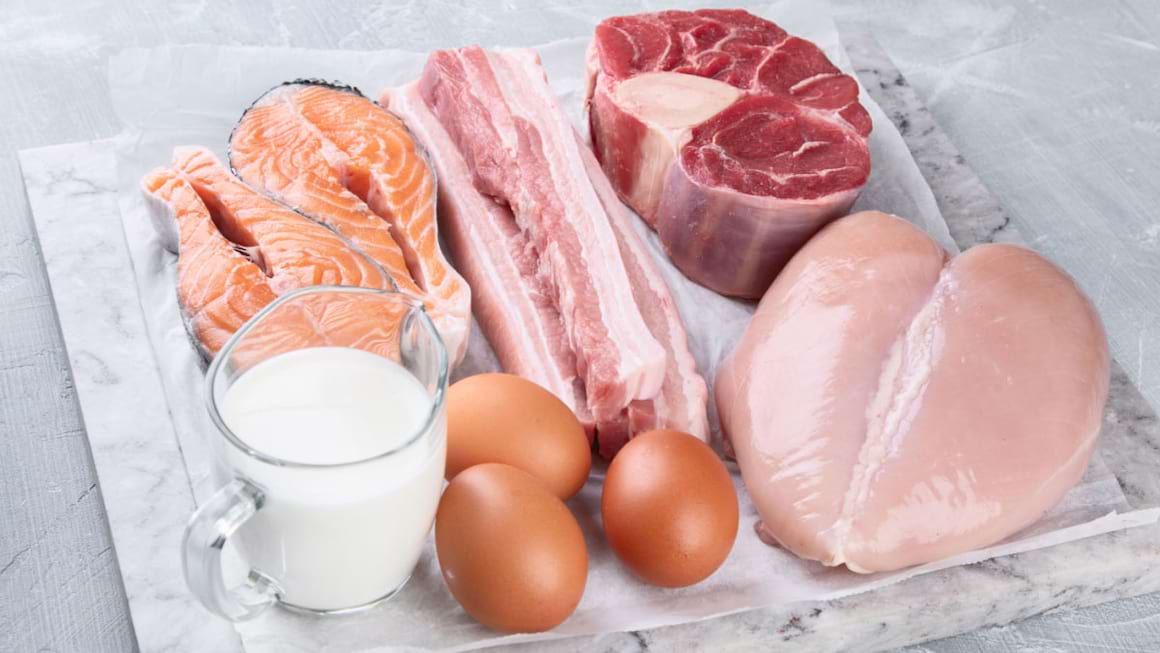 Dietele hiperproteice: ce riscuri ai daca mananci prea multe proteine
