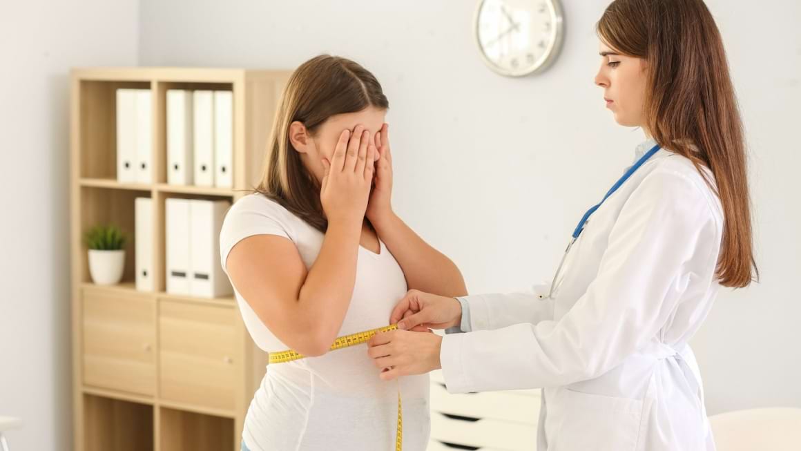 Cum iti ajuti copilul adolescent sa slabeasca sanatos?