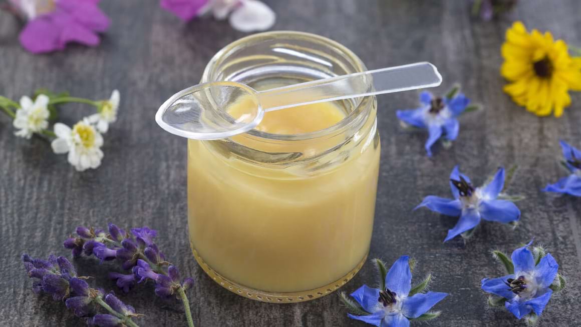 Lăptișorul de matcă scade LDL-ul după menopauză?
