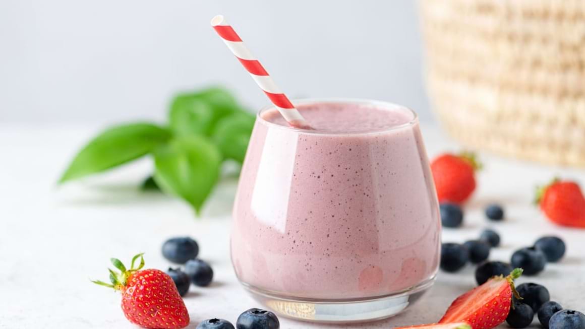 3 smoothie-uri care îți alungă rapid oboseala
