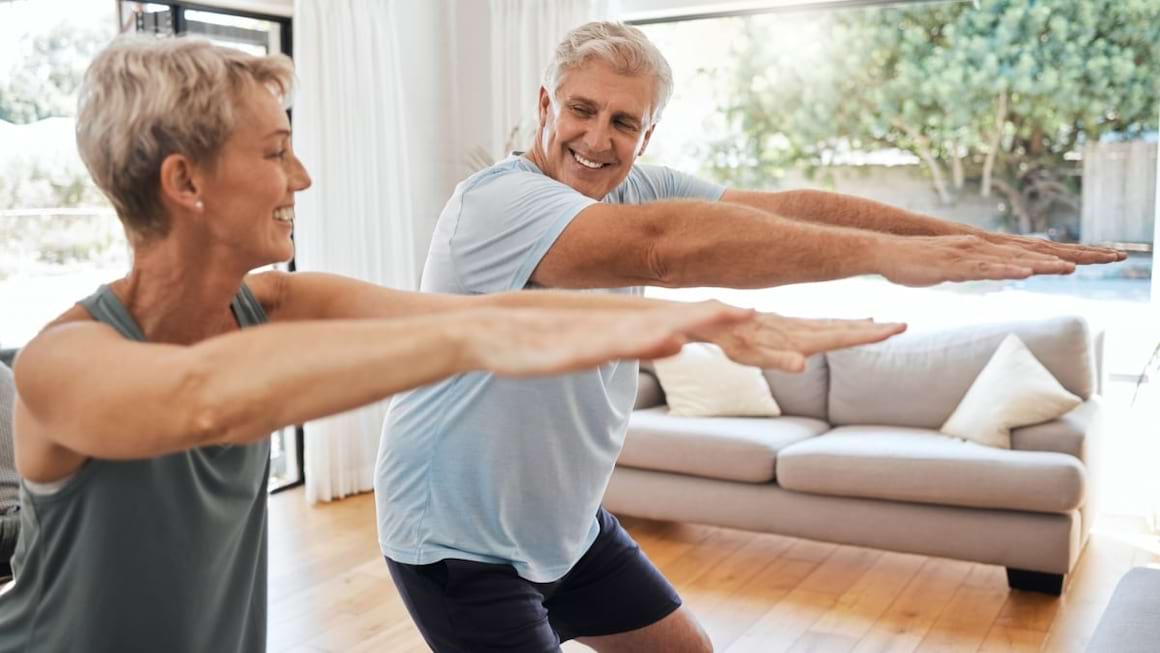 Un exercitiu simplu de tonifiere musculara pentru pacientii cu gonartroza