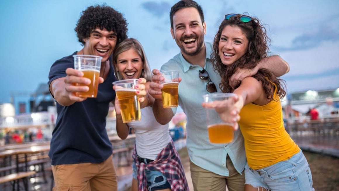 10 motive pentru care ar fi bine să bei o bere
