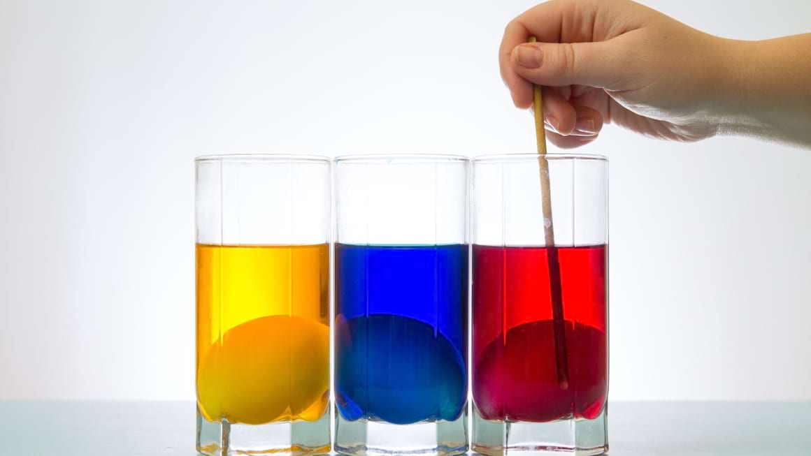 Poate fi toxică vopseaua de ouă?