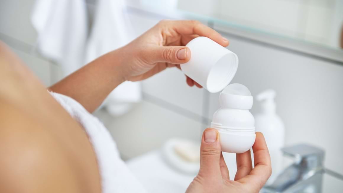 Antiperspirantele distrug flora benefica din zona axilelor