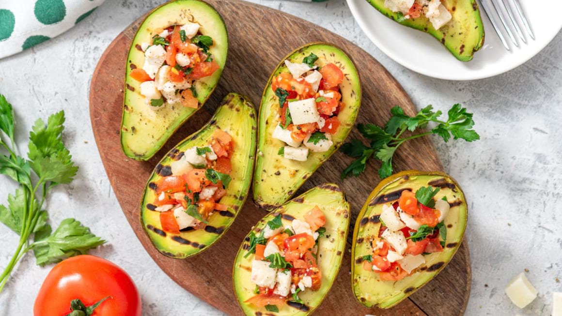 Avocado umplut: 3 rețete sănătoase