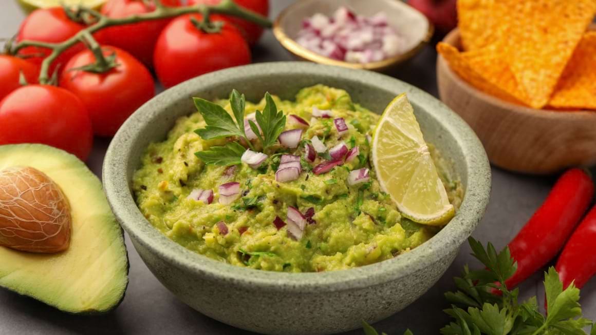 Guacamole – un deliciu mexican cu avocado