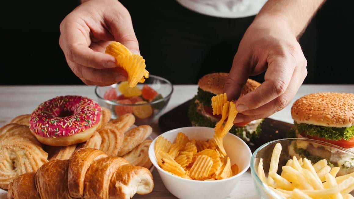 Cum sunt conectate bolile cardiovasculare si alimentatia bogata in grasimi?