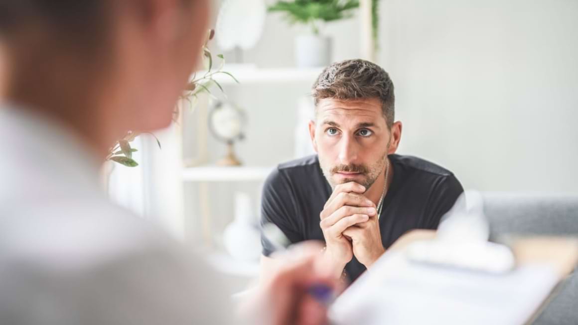 Yalangoch yassi qizlarning fotosuratlari