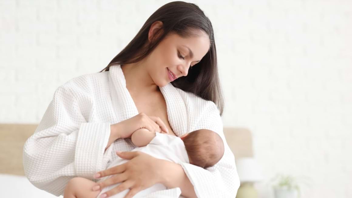 6 semne ca esti pregatita sa renunti la alaptat - Cum incepe intarcarea?