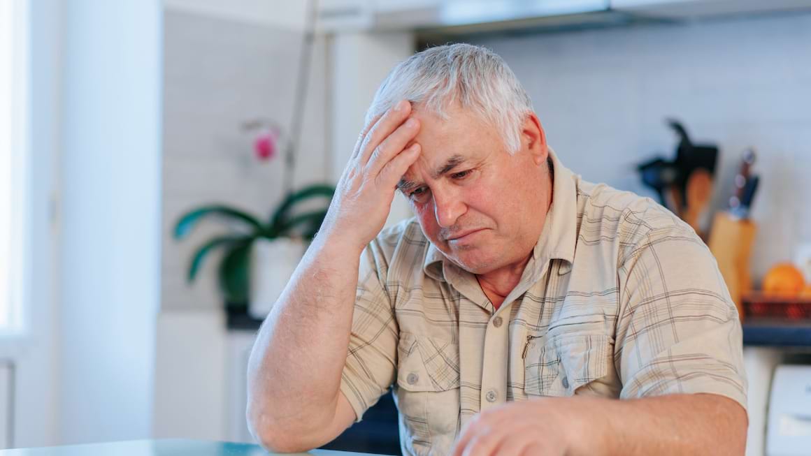 Gândirea negativă persistentă crește riscul de Alzheimer [studiu]