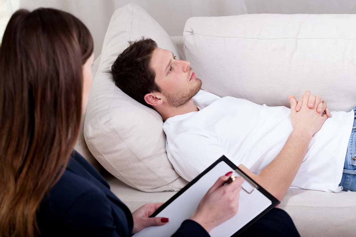 Hipnoterapia: tratament eficient în anxietate?