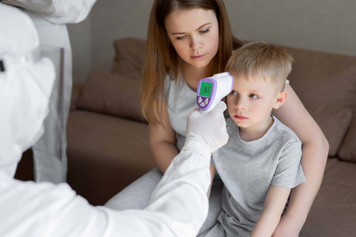 Cercetătorii au descoperit ordinea în care apar simptomele infecției cu SARS-CoV-2 [studiu]