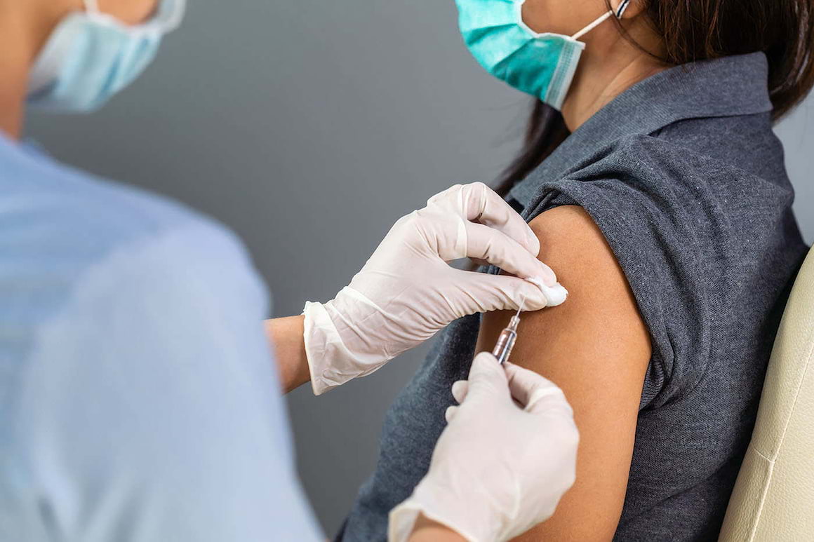 Vaccinarea antigripală post-infecție COVID-19