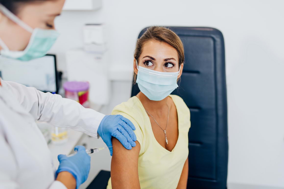 COVID-19: Este de durată protecția oferită de vaccinul anti-COVID-19?