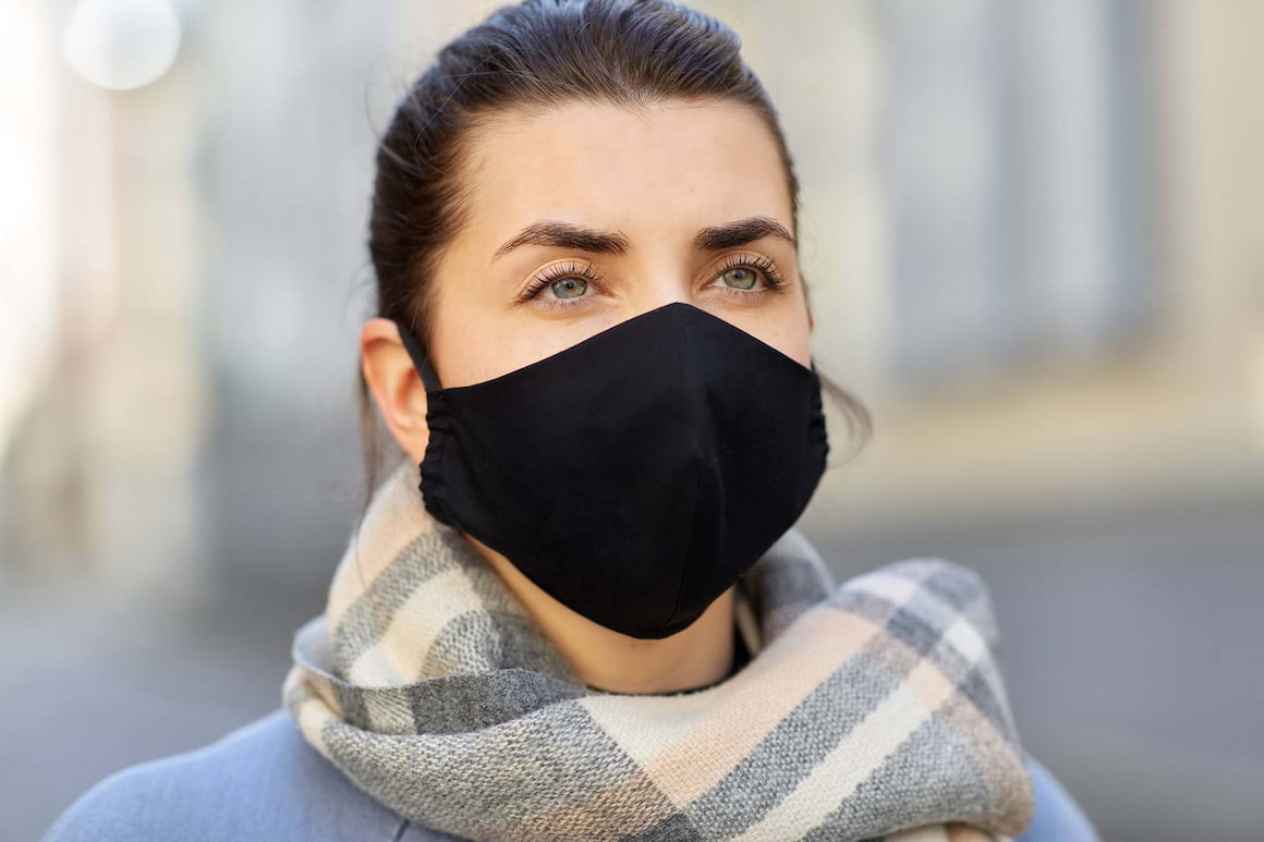 CDC: măștile oferă protecție și celor care le poartă