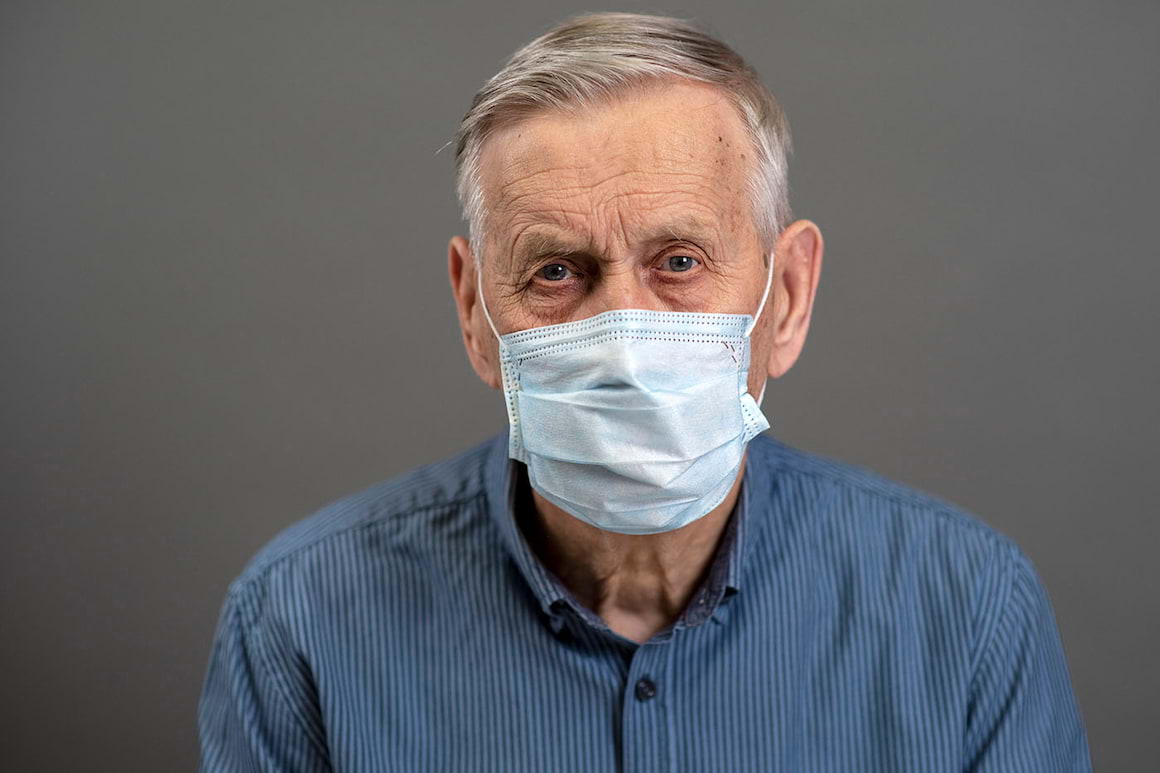 Coronavirus: fumătorii și vârstnicii, mai susceptibili la infecția cu SARS-CoV-2? [studiu]