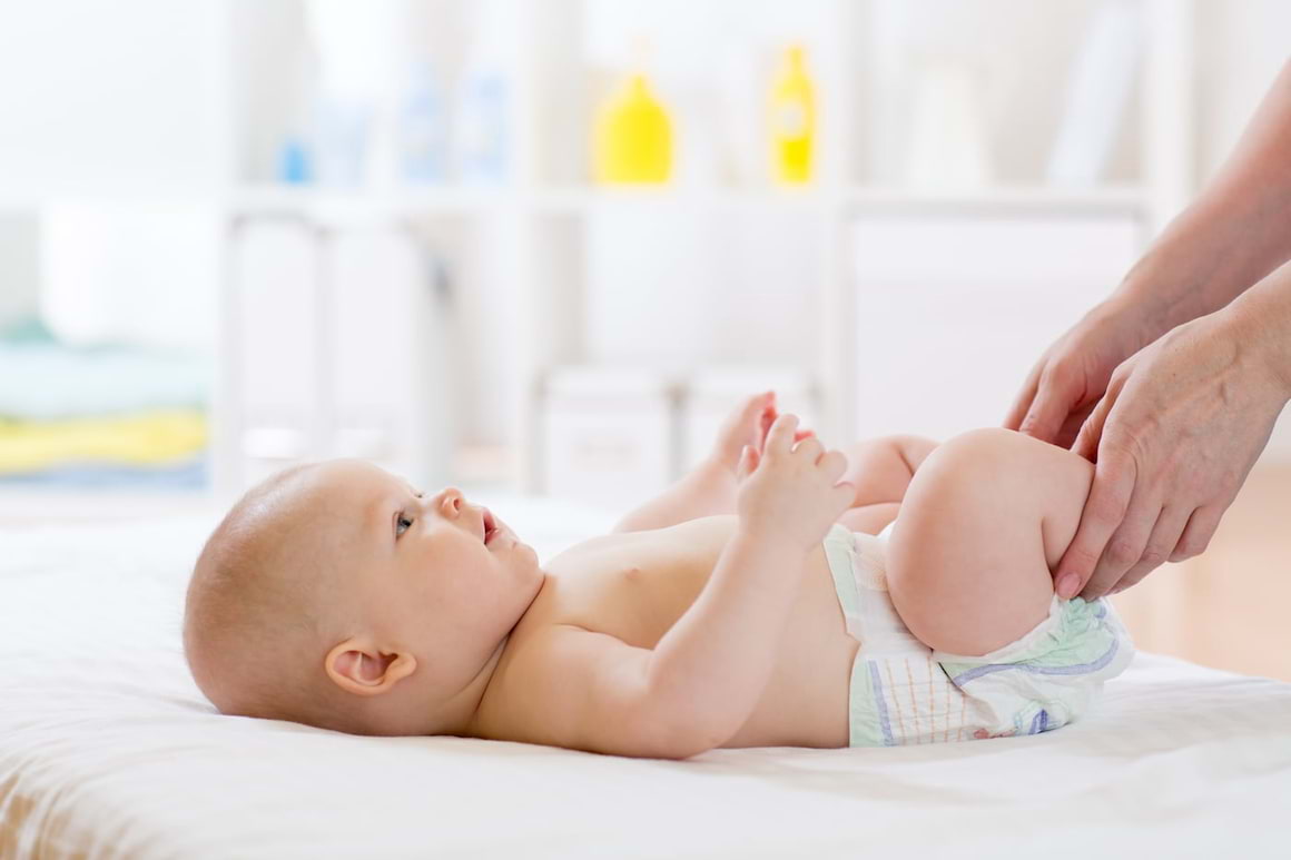Scaunul bebeluşului: când trebuie să ne îngrijorăm?