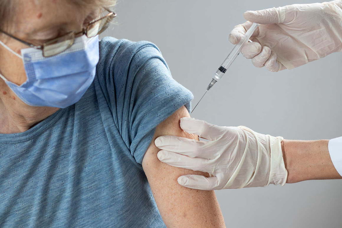 O doză suplimentară de vaccin anti-COVID-19 poate opri răspândirea variantei Delta?