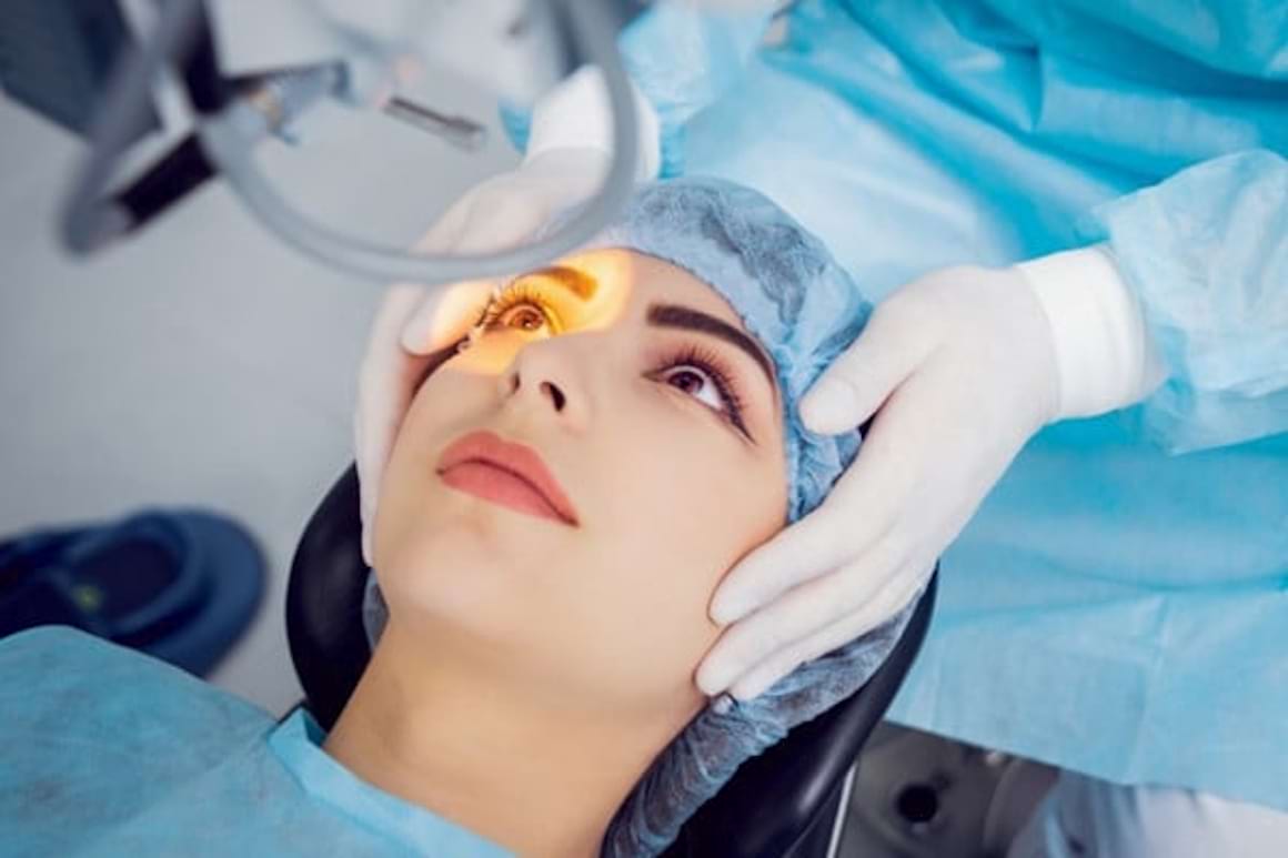 De ce apare cataracta la pacientii mai tineri?