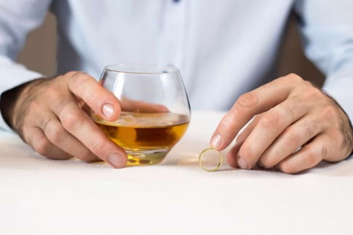 La ce riscuri se expune pacientul cu colita ulcerativa cand consuma alcool