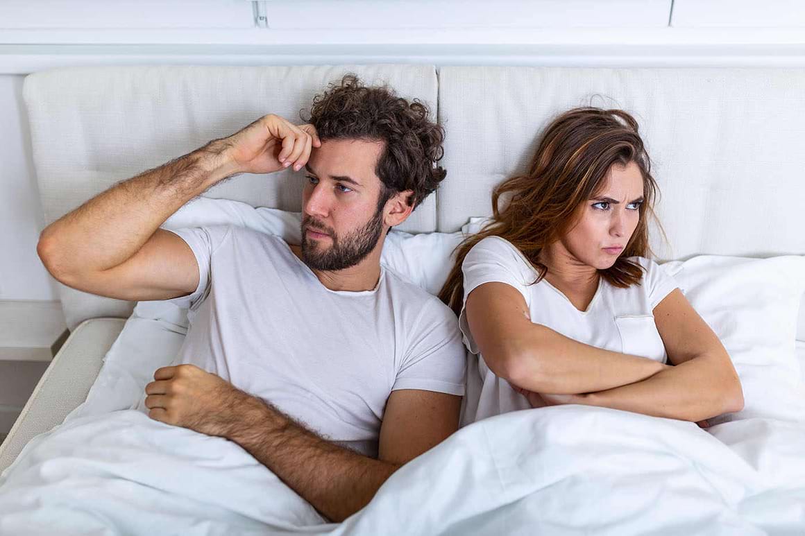 Dormitul în paturi separate - benefic sau nu pentru cuplu?