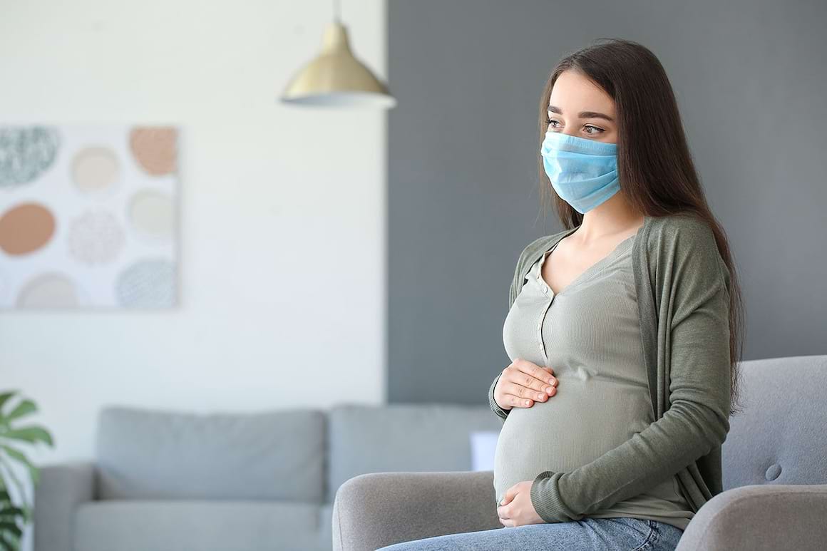 COVID-19 în sarcină. Tot ce trebuie să știi despre mamă și copilul nenăscut