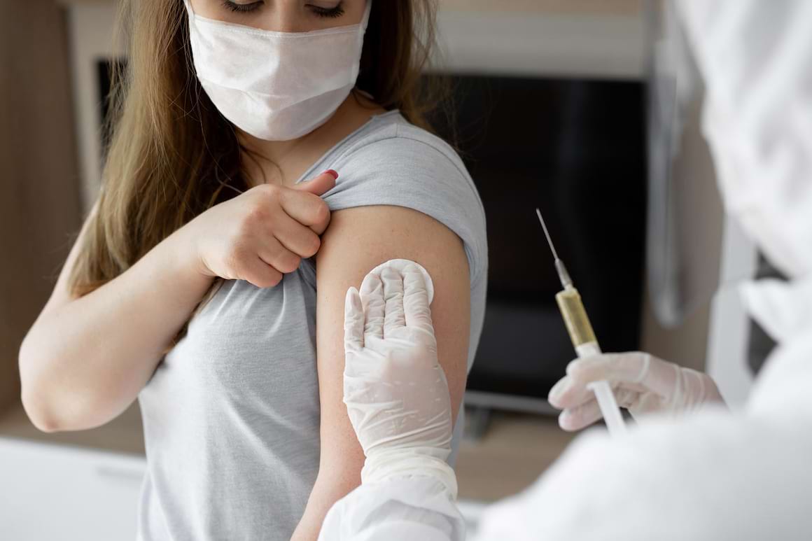 Care sunt diferențele dintre vaccinurile BioNTech/Pfizer și Moderna