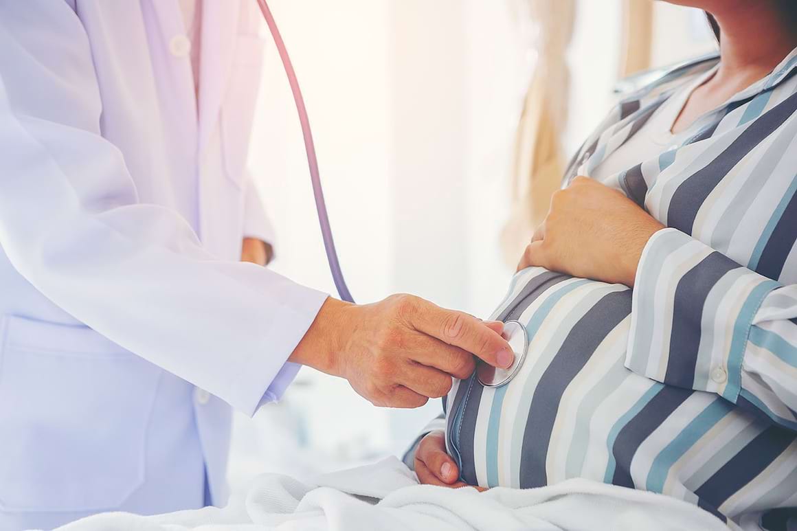 Anestezia epidurală NU este corelată cu riscul de autism (studiu)