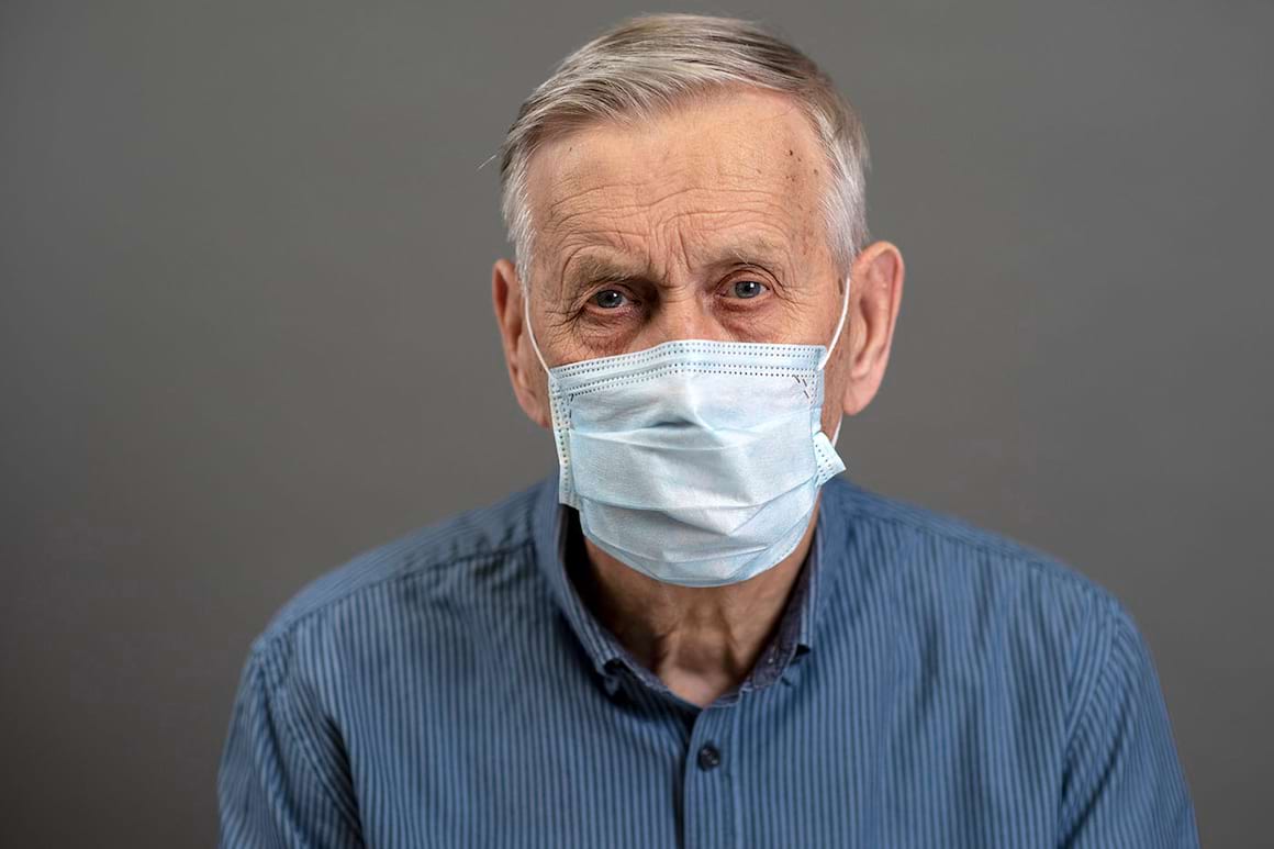 Coronavirus: fumătorii și vârstnicii, mai susceptibili la infecția cu SARS-CoV-2? [studiu]