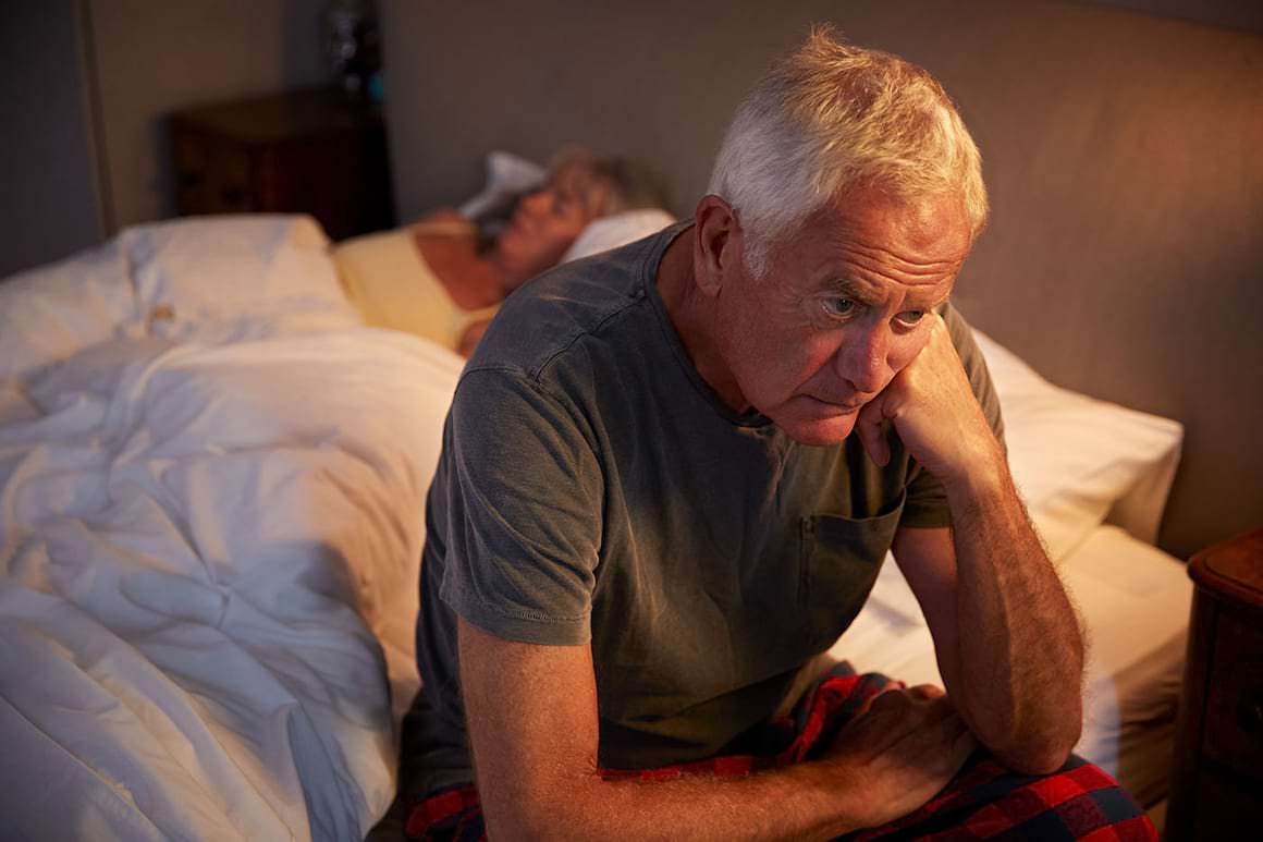 Persoanele cu insomnii, risc mai mare de COVID-19 în formă gravă [studiu]