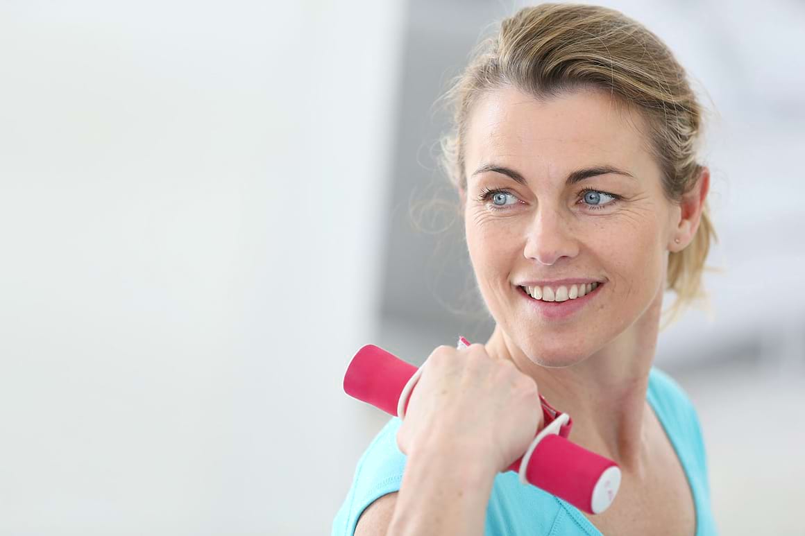 Activitățile sportive la vârsta a doua contribuie la un somn mai bun (studiu)