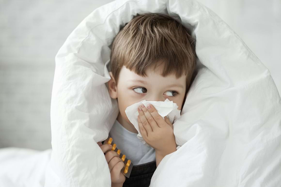 Copiii cu alergii au un risc mai mare de COVID-19 lung, arată studiile pediatrice