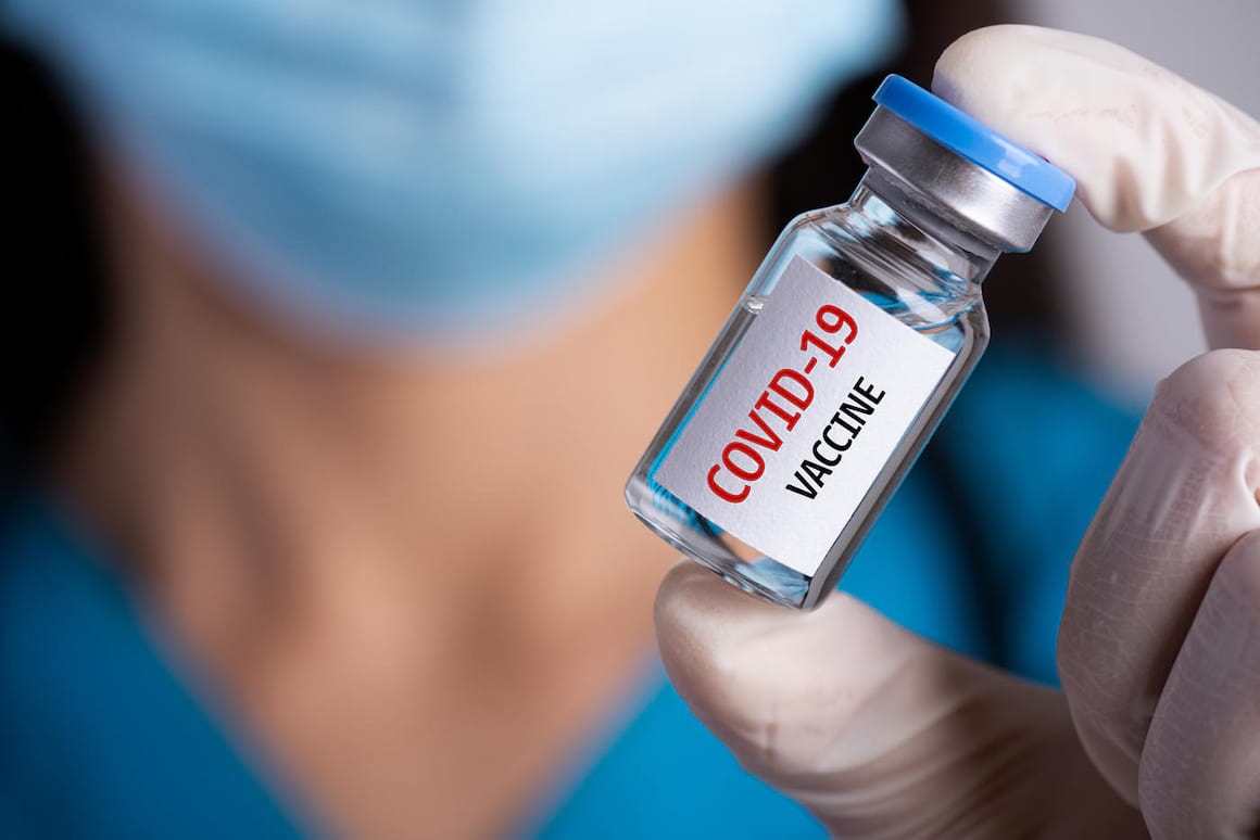 Provocările vaccinului pentru COVID-19: disponibilitatea în condiții de siguranță și imunizarea prin vaccinare a populației