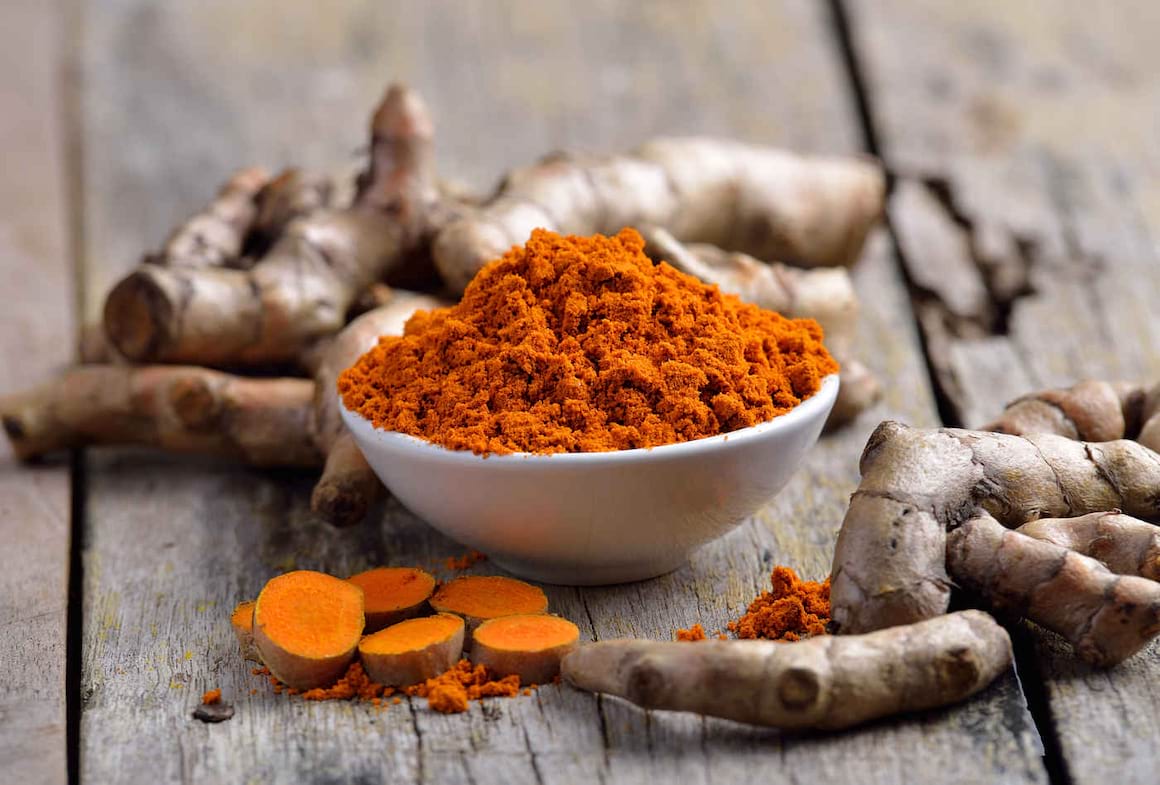 9 plante și condimente care combat inflamaţia