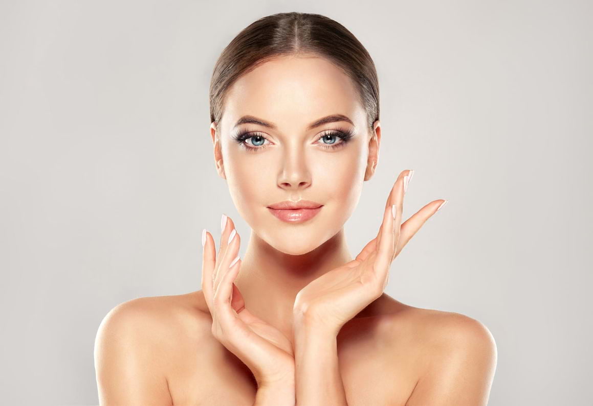 Injecțiile cu acid hialuronic, secretul din spatele unui chip frumos