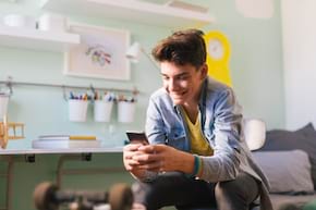 Ghidul adolescentului in social media: fii inteligent in mediul digital