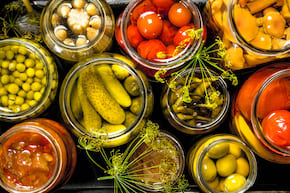 Alimentele fermentate, cheia dietei pentru colita ulcerativă