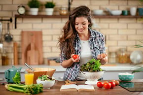 Sfaturi de nutriție care te ajută să-ți reduci amprenta de carbon