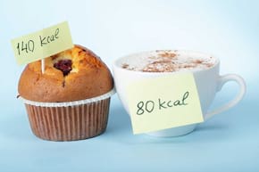 C&acirc;te calorii ar trebui să consumi pe zi?