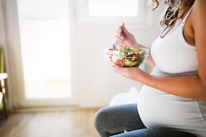Regimul vegan &icirc;n sarcină: siguranță, suplimente, plan de dietă